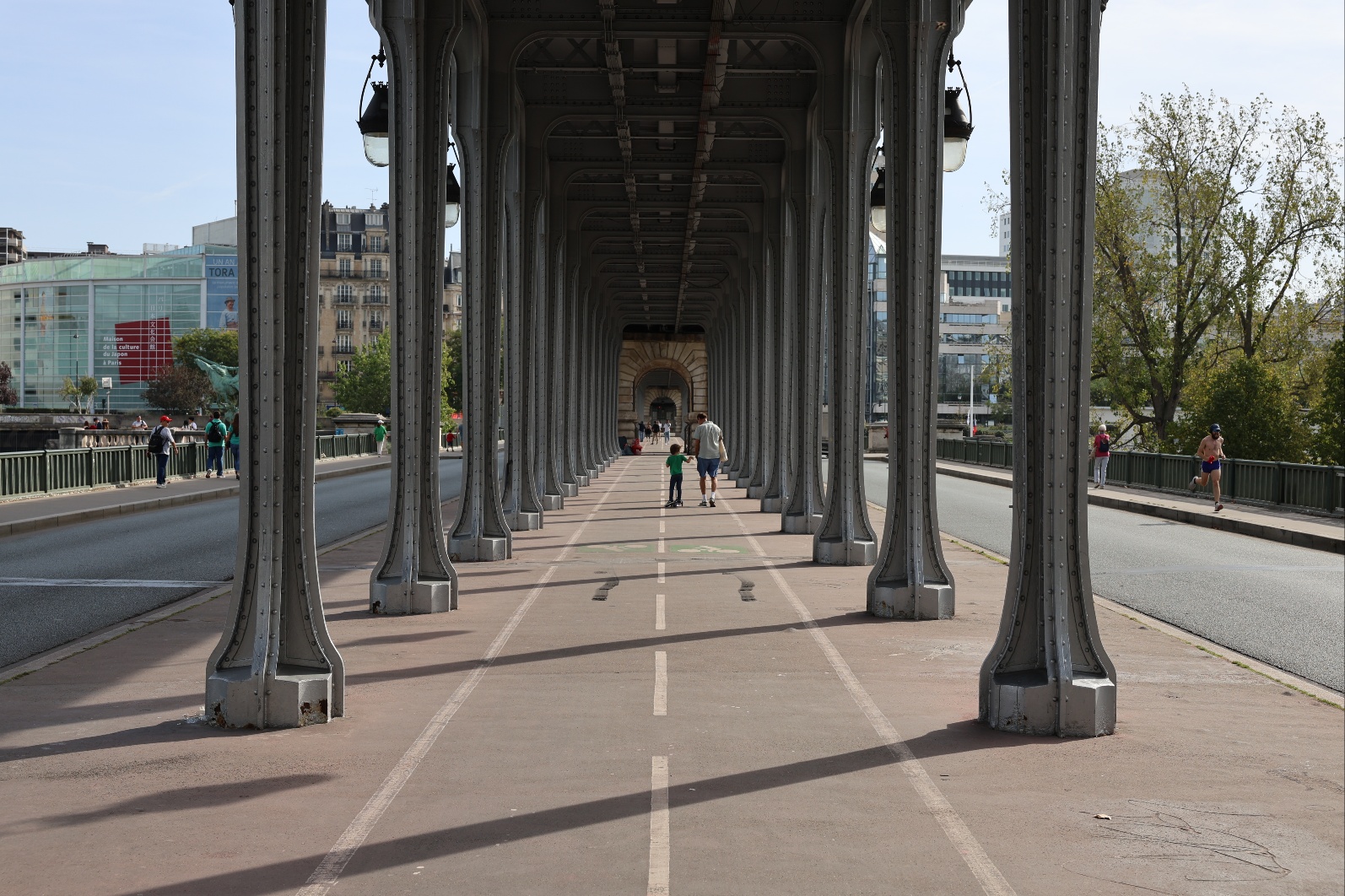 Pont de Bir-Hakeim bridge in Paris